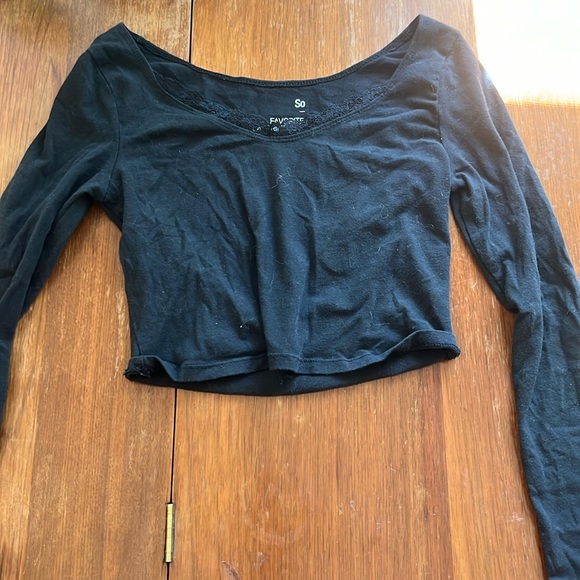 Black cropped tight fitting top! Size S - Picture 1 of 4